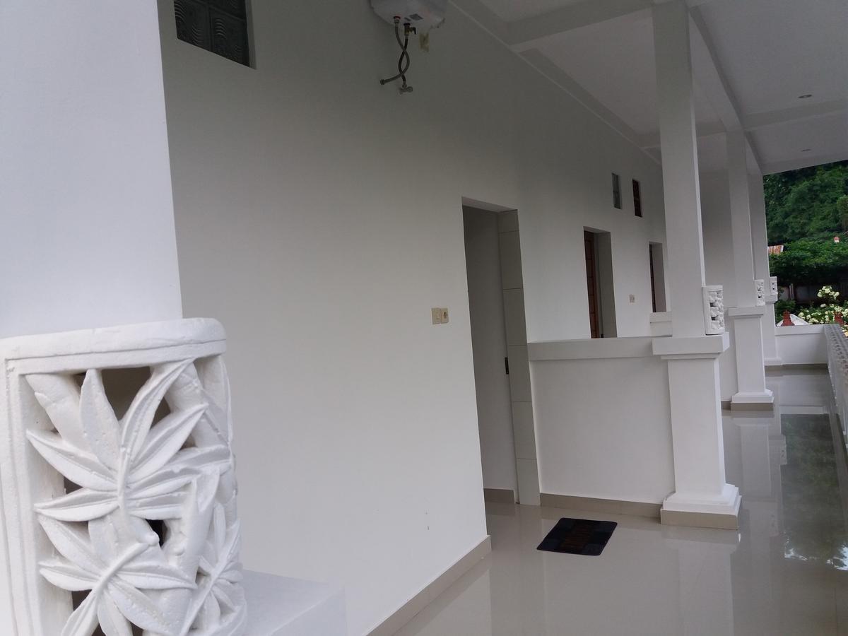 Warung Jemeluk & Home Stay Амед Экстерьер фото